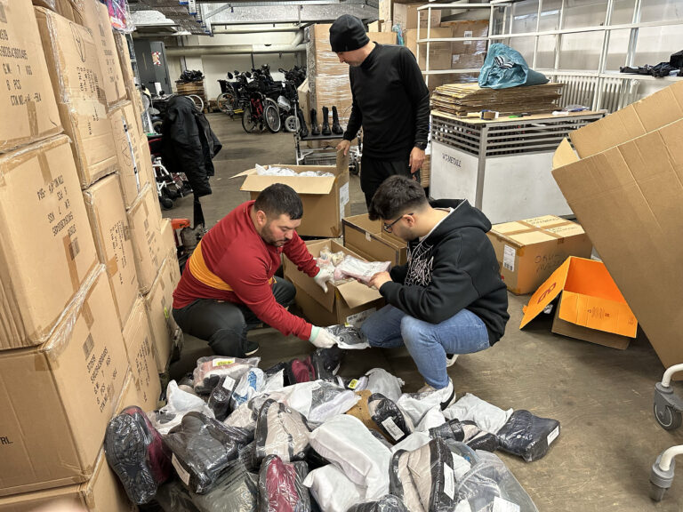 Deprem bölgelerine yardımlarımız devam ediyor