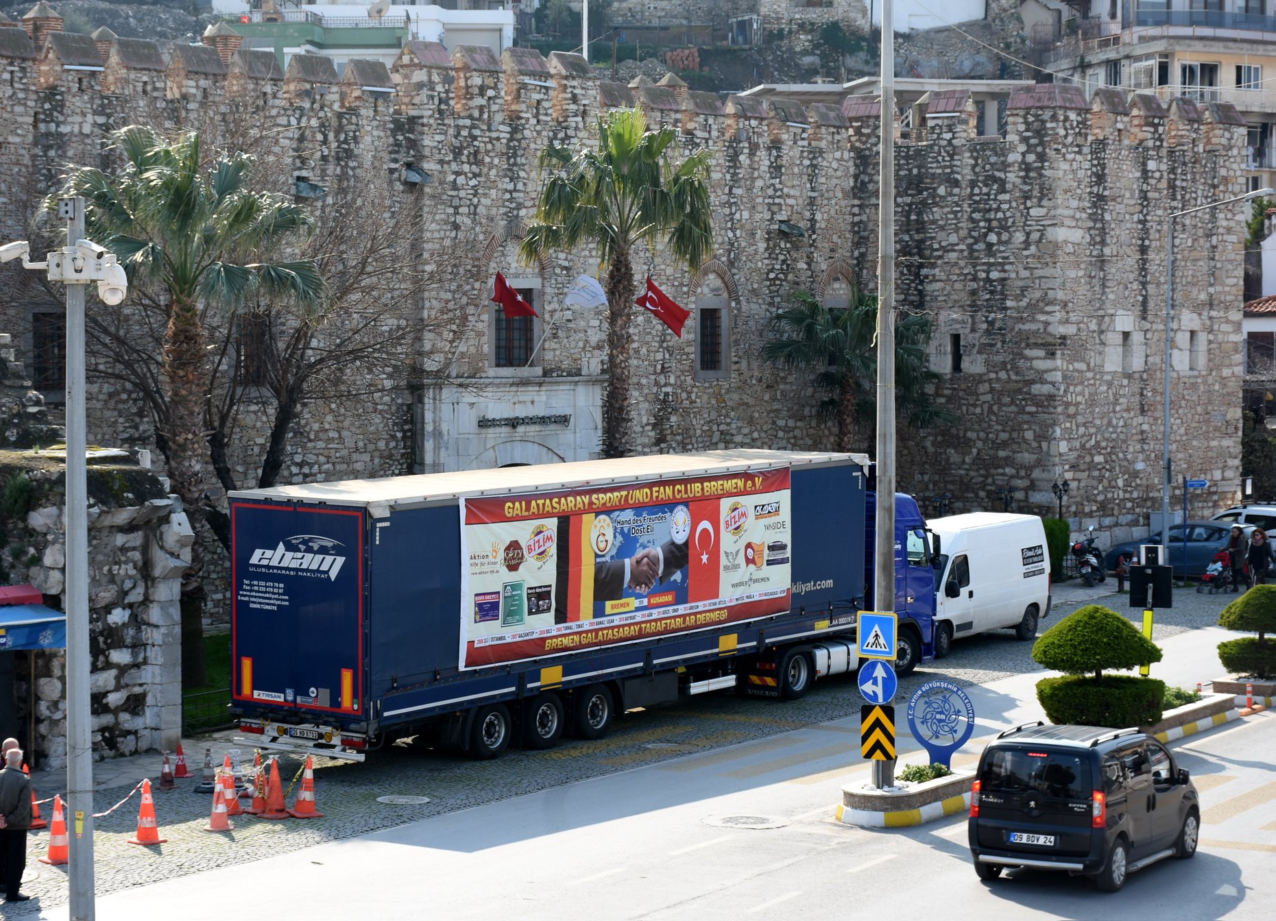 1609418722-Kusadasiyardim-Bremen-5