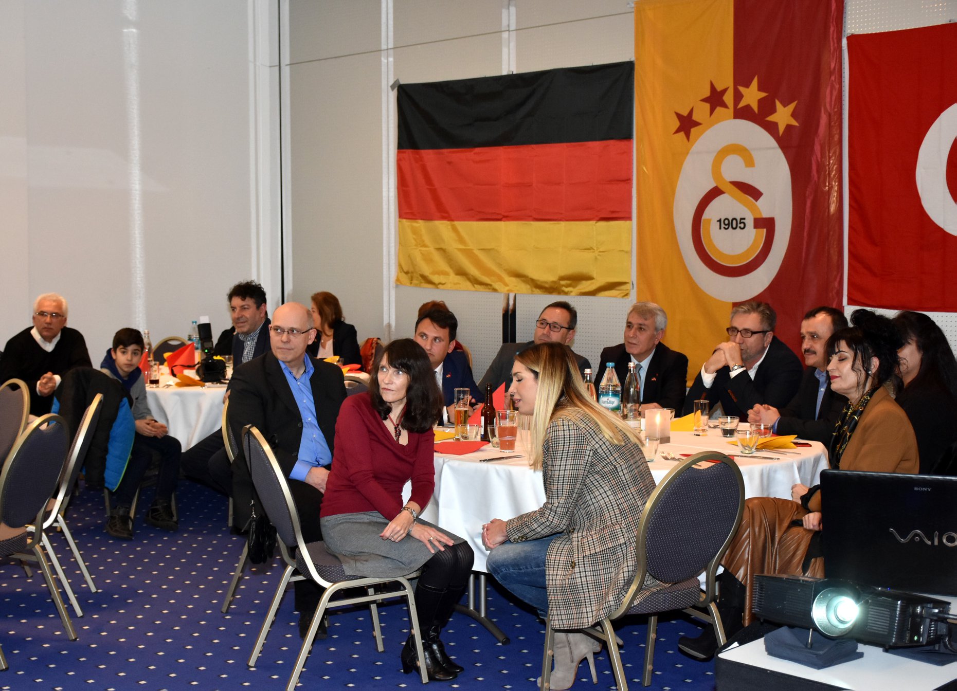 4833748570-Kusadasiyardim-Bremen-3